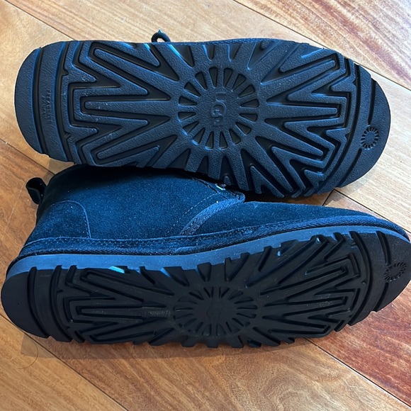 Ugg Neumel Chukka Boots in Black - Picture 7 of 9